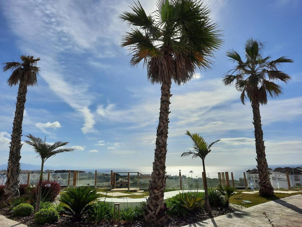Atico Familiar Vistas Al Mar Appartement Manilva Buitenkant foto