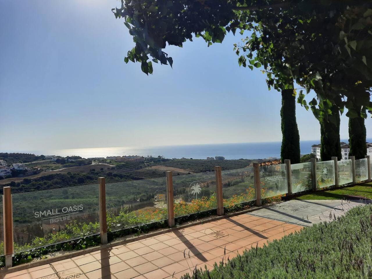 Atico Familiar Vistas Al Mar Appartement Manilva Buitenkant foto