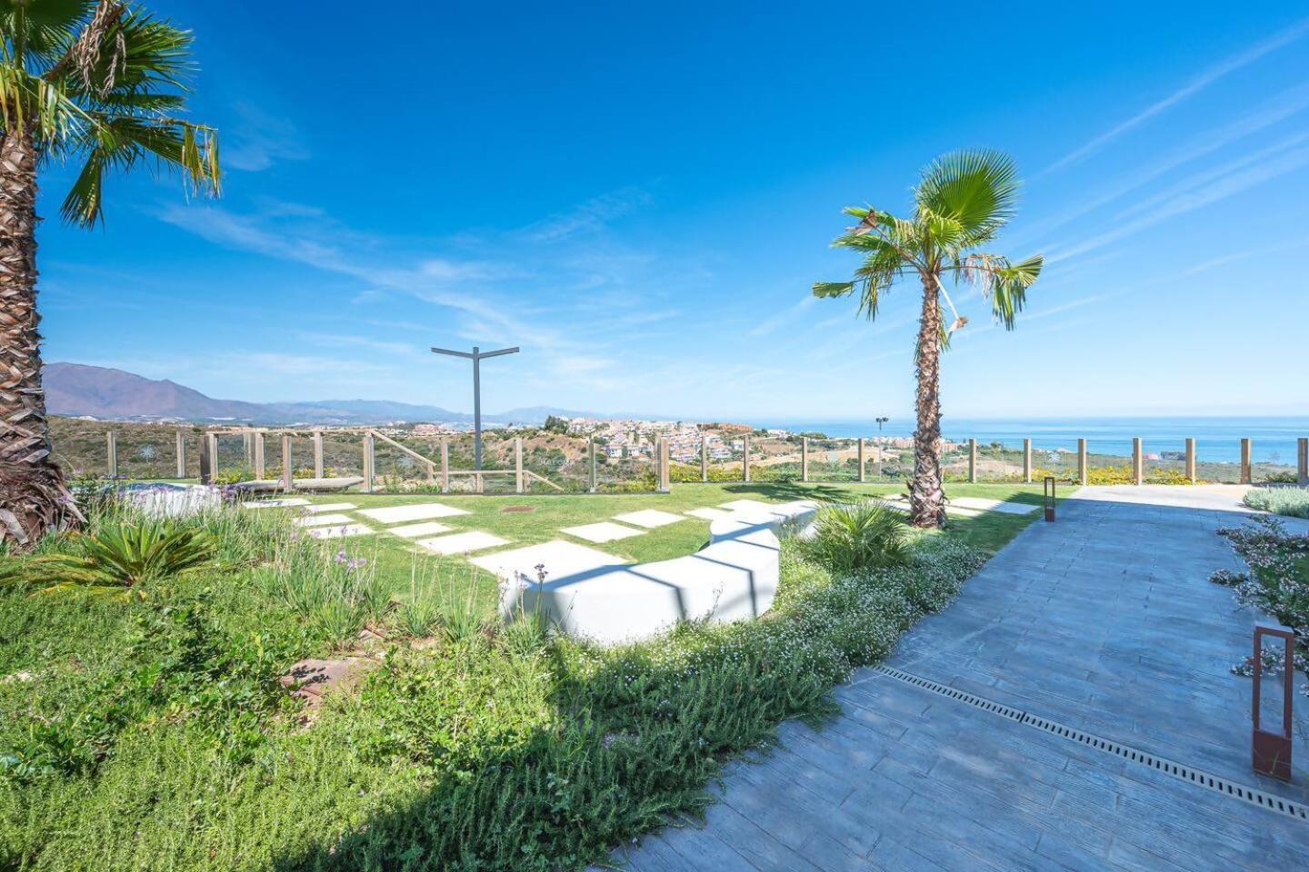 Atico Familiar Vistas Al Mar Appartement Manilva Buitenkant foto